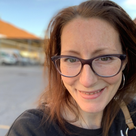 Meet your Posher, Ren - Picture 1 of 5